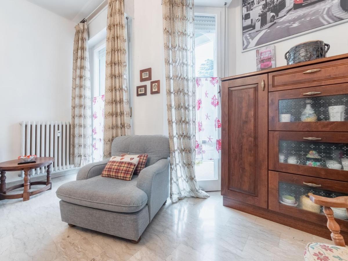 Flaminia Bright & Roomy Apartment Pesaro Buitenkant foto