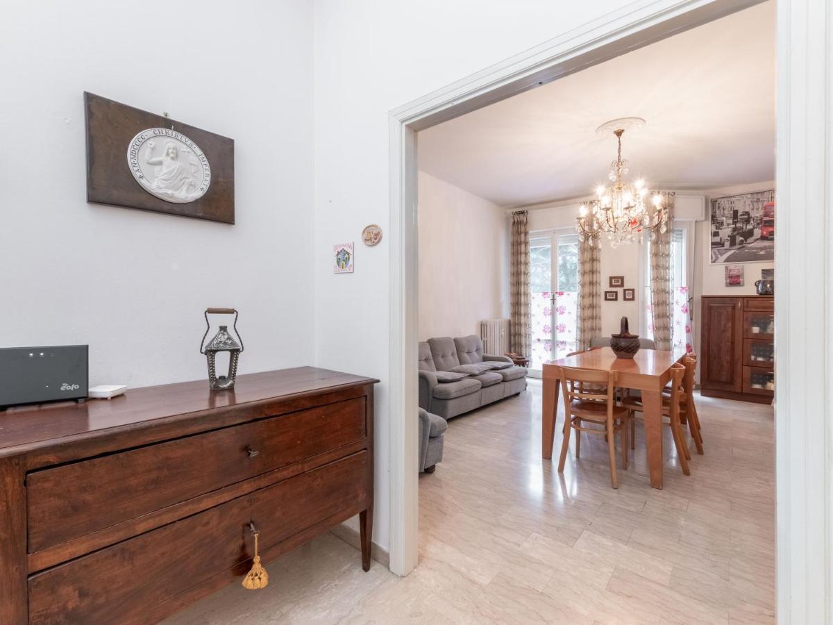 Flaminia Bright & Roomy Apartment Pesaro Buitenkant foto