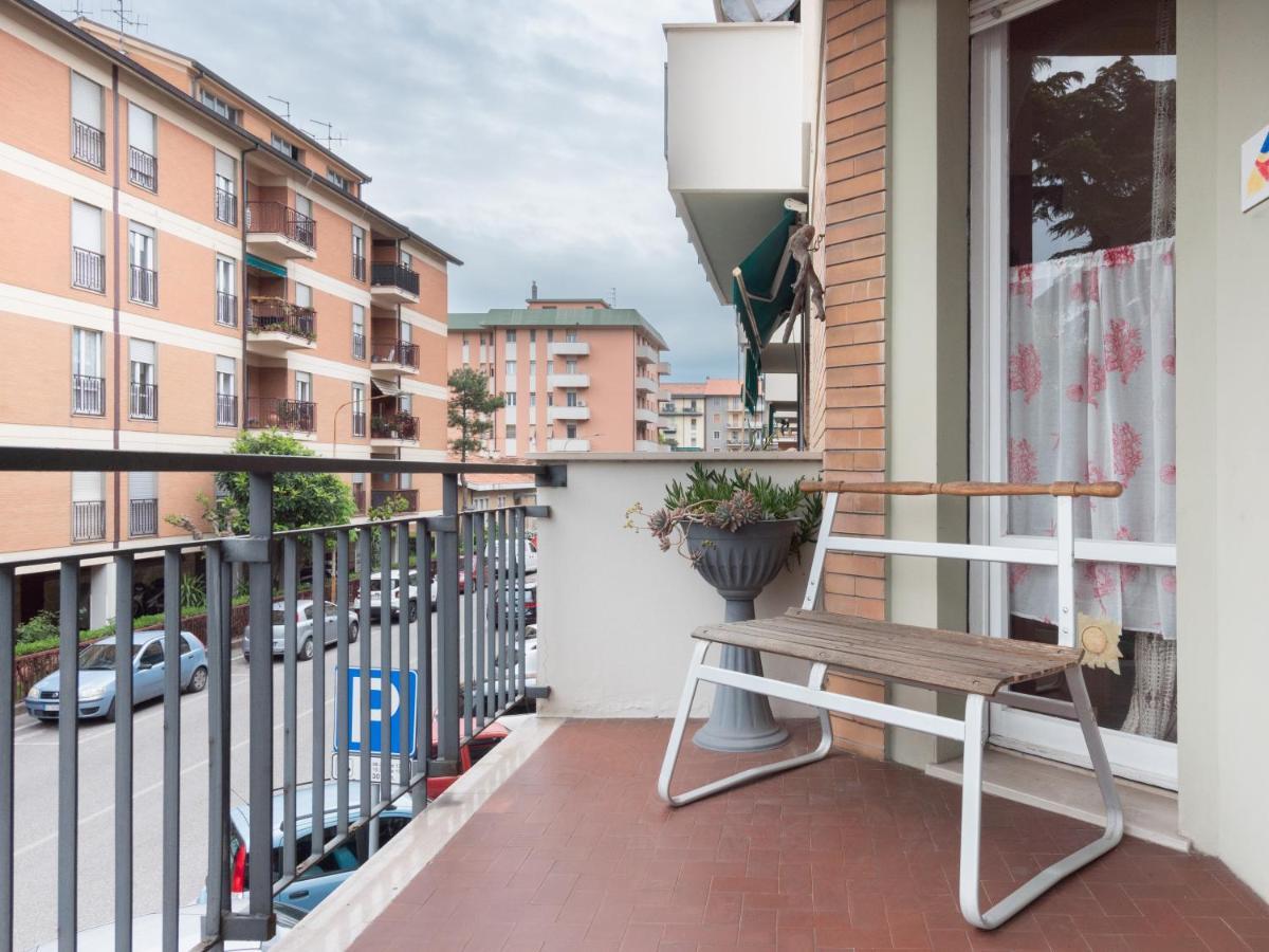 Flaminia Bright & Roomy Apartment Pesaro Buitenkant foto