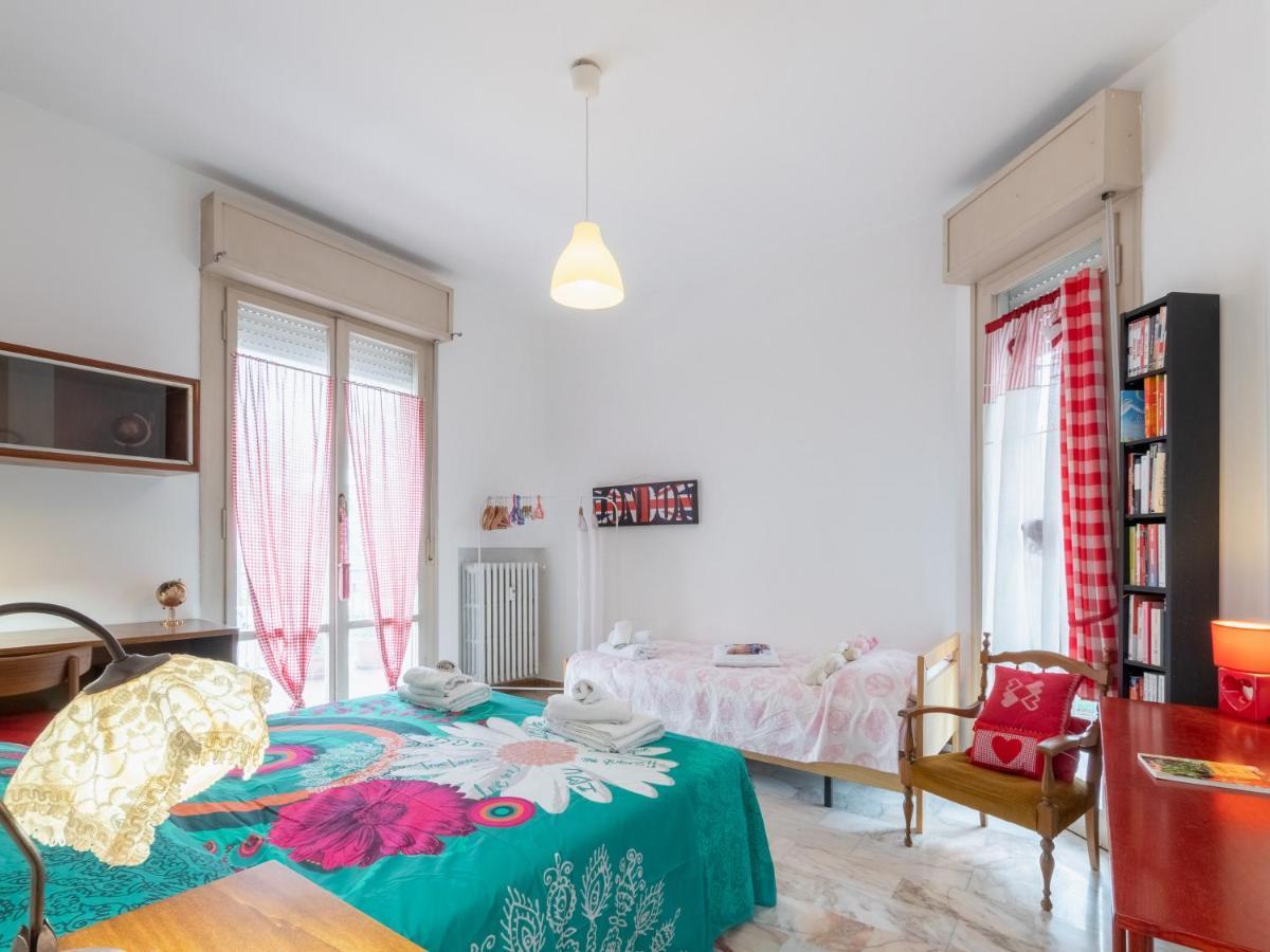 Flaminia Bright & Roomy Apartment Pesaro Buitenkant foto