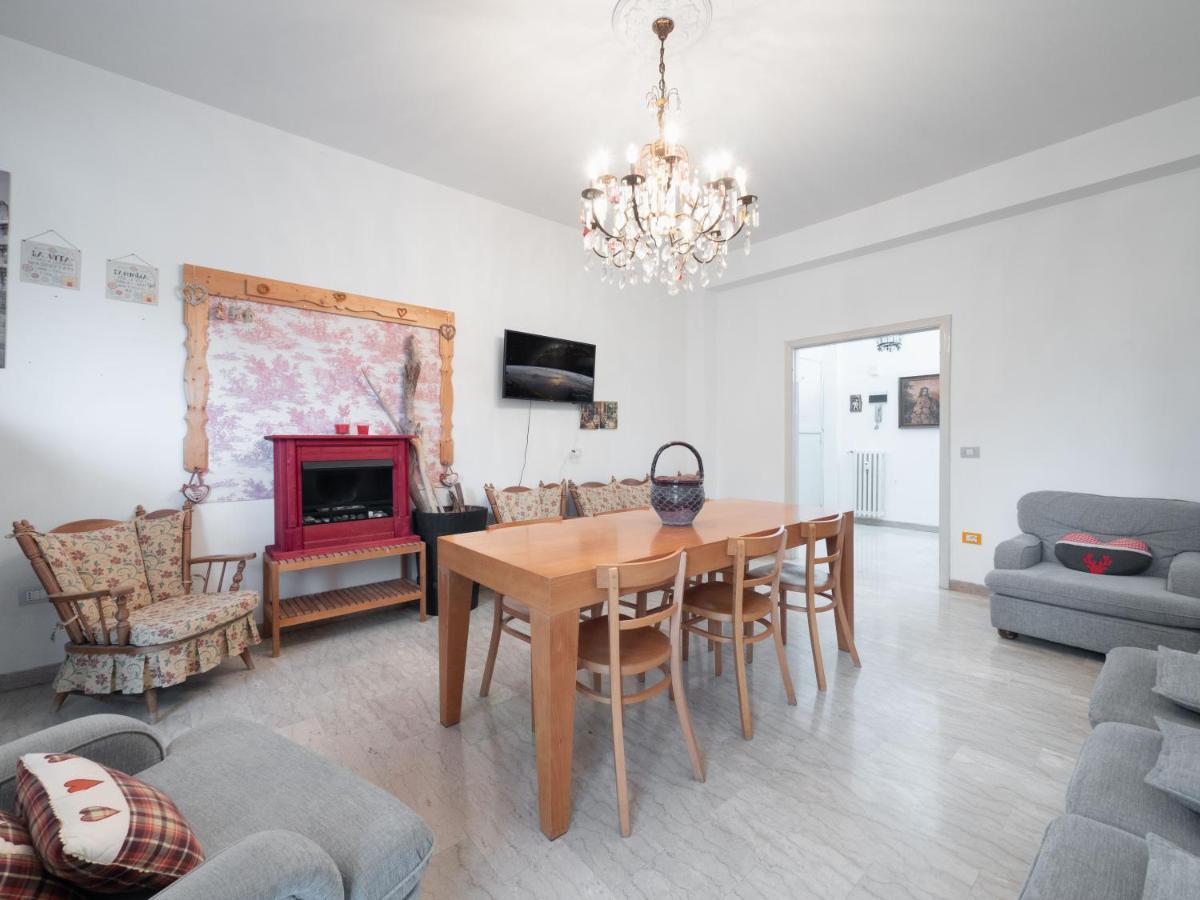 Flaminia Bright & Roomy Apartment Pesaro Buitenkant foto